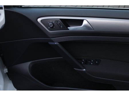 2016 Volkswagen Golf - thumbnail 10