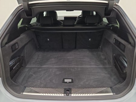 2025 BMW 5 Series - thumbnail 13