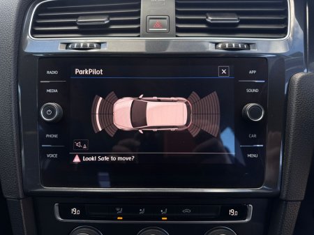 2017 Volkswagen Golf - thumbnail 28