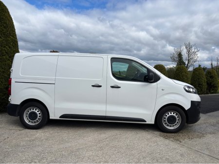 2020 Opel Vivaro L1H1 2700 1.5 €12,602