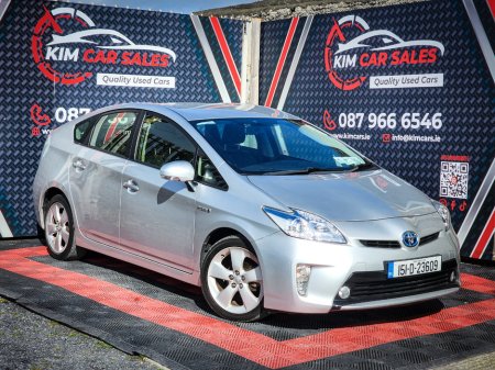 2015 Toyota Prius - thumbnail 2