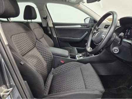 2023 Skoda Superb AMBITION 2.0 TDI 150HP 5DR €28,950 thumbnail