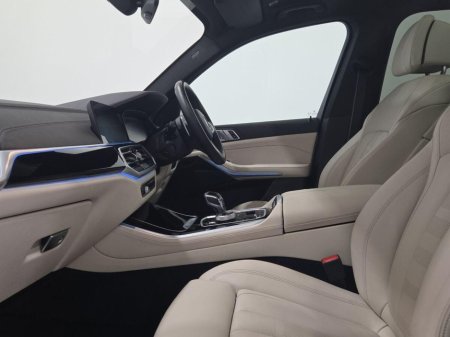 2022 BMW X5 xDrive45e M Sport €65,950 thumbnail