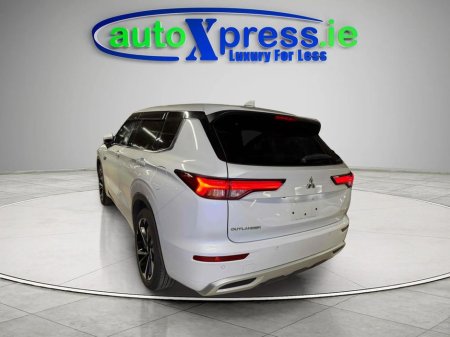 2023 Mitsubishi Outlander - thumbnail 5