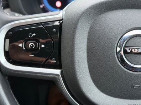 2021 Volvo XC60 B4 (197hp) AWD Inscription Momentum Auto €37,950 thumbnail