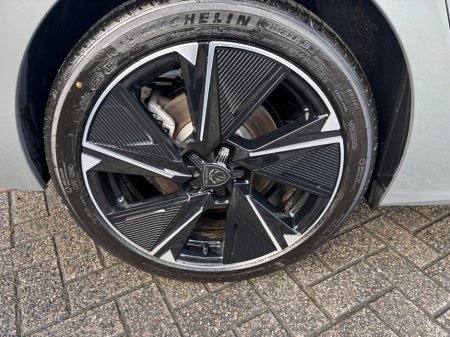 2026 Peugeot 308 Electric 156bhp (54 kWh) Allure €32,795 thumbnail