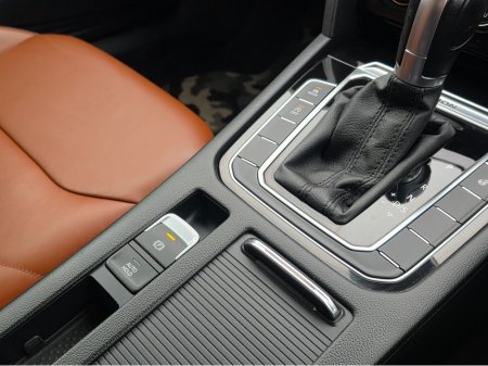 2019 Volkswagen Arteon 2.0 TSI 4 MOTION 280BHP VIRTUAL DASH FULL LEATHER HEATED ELECTRIC SEATS SAT NAV CARPLAY ANDROID AUTO BLIND SPORT PARKING SENSORS SELF PARKING ASSIST 360 CAMERA €30,950 thumbnail