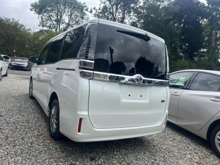 2018 Toyota Voxy  €22,499