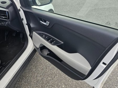 2018 Kia Stonic - thumbnail 24