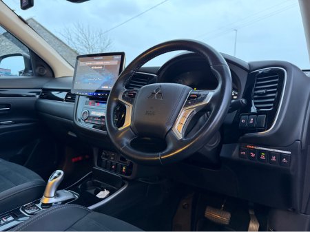 2020 Mitsubishi Outlander - thumbnail 5