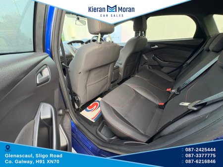 2017 Ford Focus - thumbnail 15