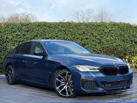 2020 BMW 5 Series 530e LCI M-SPORT COMPETITION 2.0 HYBRID // LOW MILEAGE // HEATED & COOLED LEATHER SEATS // HEADS-UP DISPLAY