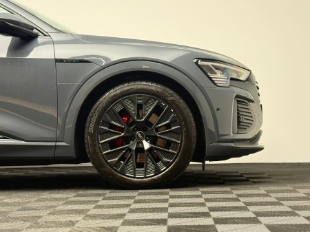 2024 Audi Q8 e-tron S LINE 55 E-TRON *PAN ROOF* €79,990 thumbnail