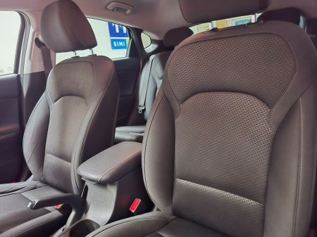 2019 Hyundai i30 Fastback Executive Petrol 5DR €12,750 thumbnail