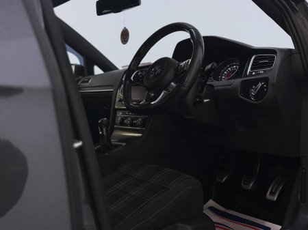 2015 Volkswagen Golf - thumbnail 10