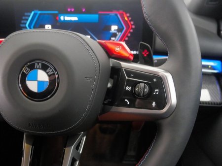 2025 BMW M5 - thumbnail 18