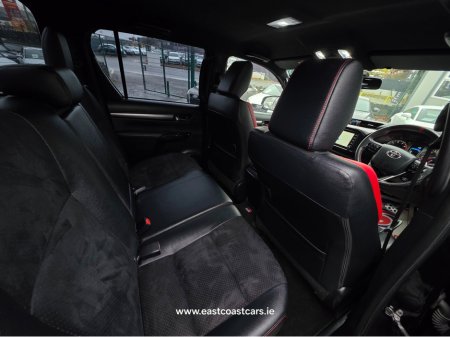 2023 Toyota Hilux GR EDITION 2.4D 360 REV CAMERA  4X4 HALF LEATHER  SEATS - €48,500 thumbnail