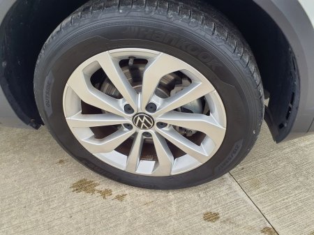 2023 Volkswagen T-Roc 2.0 TDi Sport DSG 150PS €30,950 thumbnail