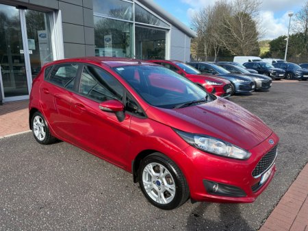 2017 Ford Fiesta - thumbnail 3