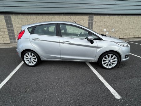 2015 Ford Fiesta - thumbnail 9