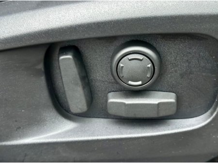 2026 Land Rover Defender Borosco Grey /  X-DYNAMIC SE €119,950 thumbnail