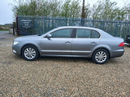 2013 Skoda Superb - thumbnail 5