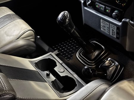 2015 Land Rover Defender TD XS UTILITY WAGON #87 thumbnail