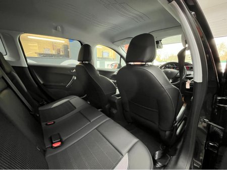 2017 Peugeot 2008 - thumbnail 11