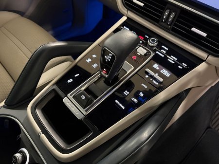 2020 Porsche Cayenne 3.0 V6 E-HYBRID=HUGE SPEC//PAN ROOF//201 D REG=TAILORED FINANCE PACKAGES INCL PCP AVAILABLE=TRADE IN'S WELCOME €59,995 thumbnail