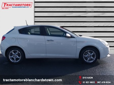 2015 Alfa Romeo Giulietta SUPER 1.4 AUTOMATIC €10,999 thumbnail