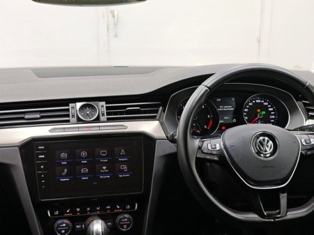 2018 Volkswagen Passat - thumbnail 12