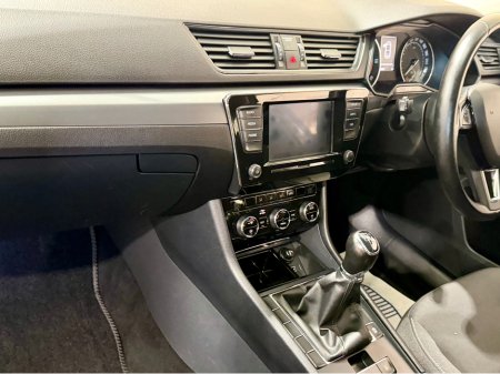 2018 Skoda Superb - thumbnail 16