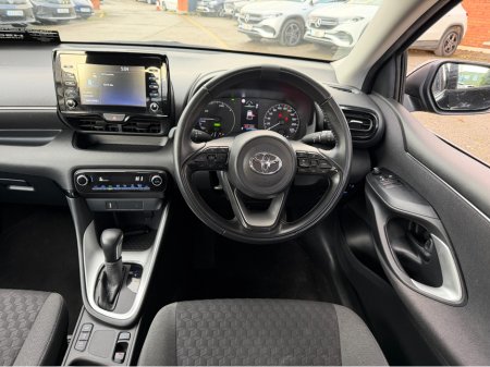2023 Toyota Yaris 1.5 HYBRID..REAR CAMERA..APPLE CARPLAY €16,900 thumbnail