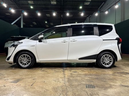 2019 Toyota Sienta - thumbnail 6