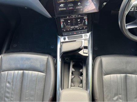 2022 Audi e-tron 55 TECHNIK QUATTRO 300kw  95kWh//LOW MILEAGE//AUDI HISTORY//LOVELY CONDITION//SIMI AND AA DEALER €32,950 thumbnail