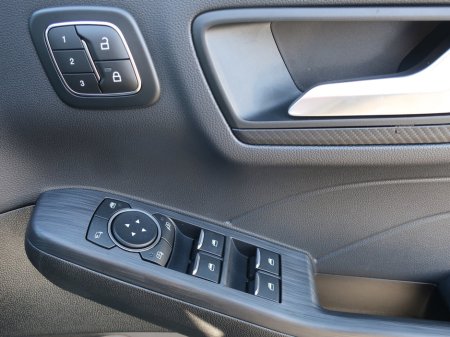 2026 Ford Kuga 2.5 Duratec 243PS PHEV ST-Line X Auto €45,995 thumbnail