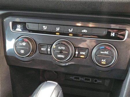 2021 Volkswagen Tiguan 2.0 TDI 150HP Comfortline DSG €34,950 thumbnail