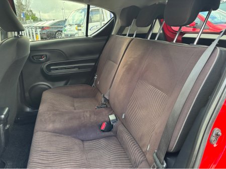 2015 Toyota Aqua 1.5 DAA-NHP10 5DR AUTO €8,250 thumbnail