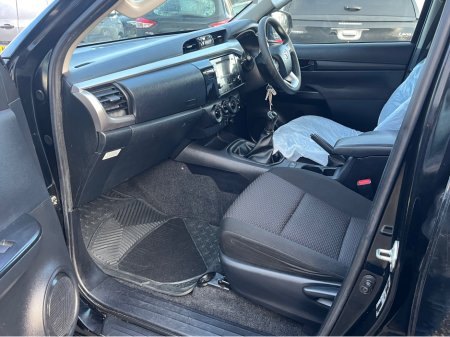2021 Toyota Hilux D-4D 4WD DCB MAUAL €29,212 thumbnail