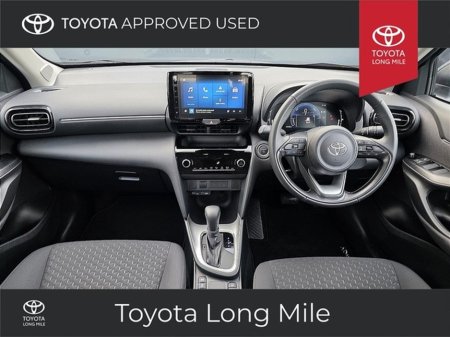 2025 Toyota Yaris Cross - thumbnail 8