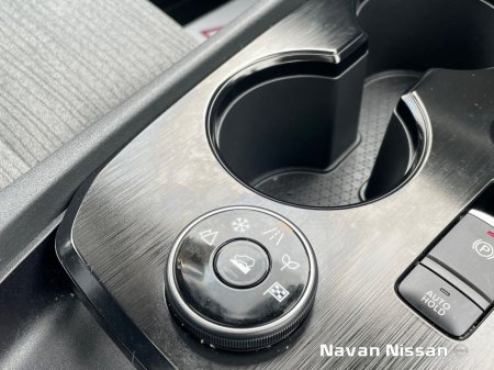 2025 Nissan X-Trail ePOWER SV PREMIUM 7 Seater €51,950 thumbnail