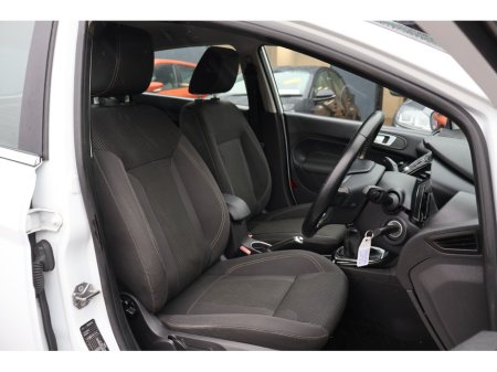 2017 Ford Fiesta - thumbnail 12