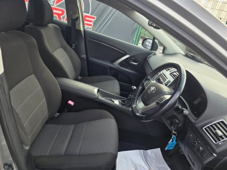 2014 Toyota Avensis D-4D 125 (2.0) Strata Saloon €11,950 thumbnail