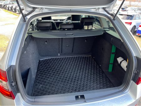 2019 Skoda Octavia AMBITION ESTATE 1.6 DIESEL //REVERSE CAMERA//CARPLAY// €16,950 thumbnail