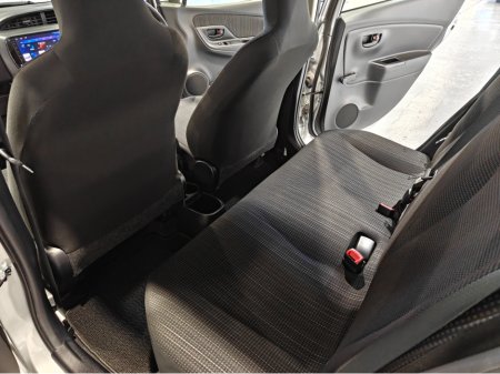 2020 Toyota Yaris - thumbnail 16