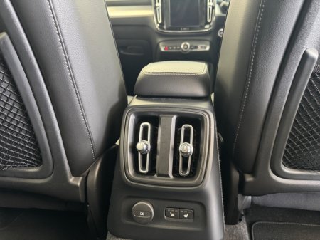 2022 Volvo XC40 PHEV T4 (197hp) Insciption FWD €33,500 thumbnail