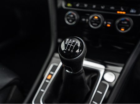 2017 Volkswagen Golf 2017 Golf 1.2tsi HIGHLINE/High spec/1yr warranty €16,888 thumbnail