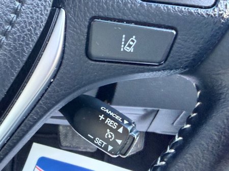 2016 Toyota Auris Hybrid €12,999 thumbnail