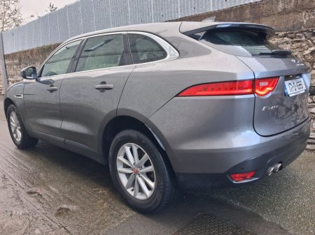 2017 Jaguar F-Pace 2.0 i4 D 180PS Prestige RWD €12,750 thumbnail