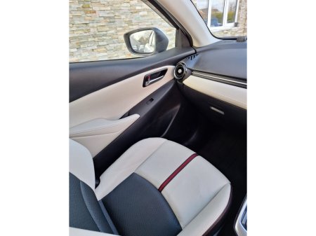 2016 Mazda Demio - thumbnail 11